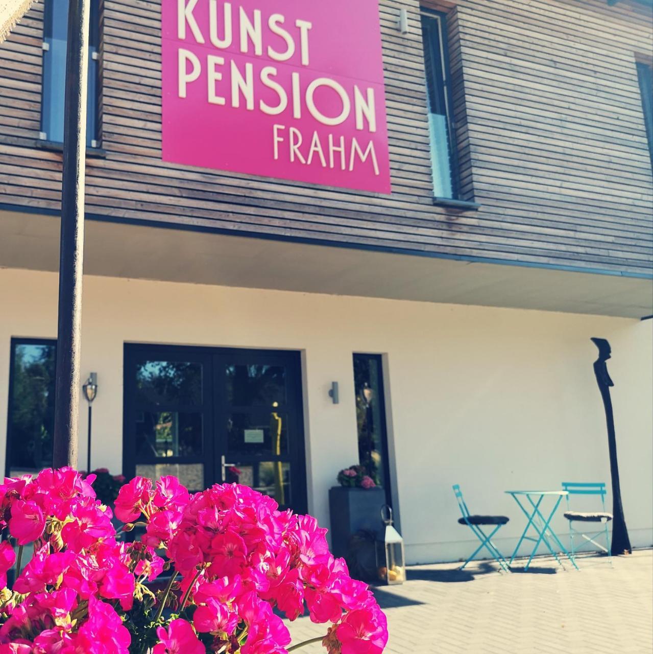 Kunst Pension Frahm Basthorst  Buitenkant foto