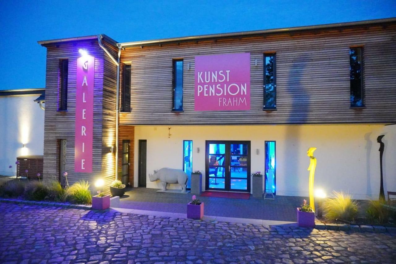 Kunst Pension Frahm Basthorst  Buitenkant foto